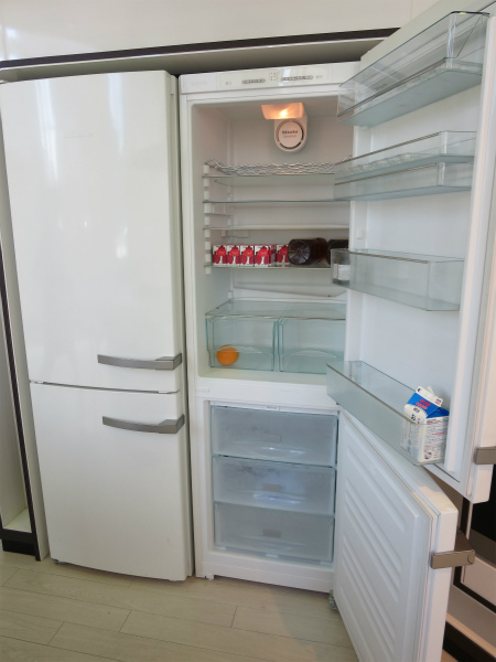 ミーレ冷蔵庫（KFN 12823 SD）が販売終了しました。 | オーダー 